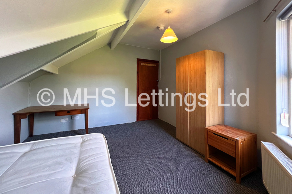 Photo of 1 Bedroom Shared Flat in Room 3, 92a Queens Road, Leeds, LS6 1HU