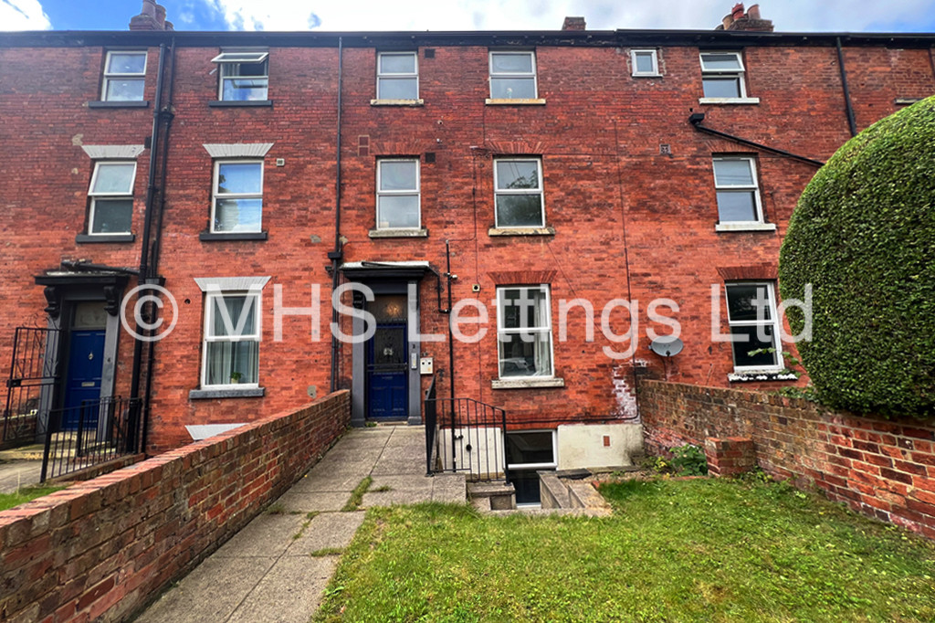 Photo of 1 Bedroom Bedsit in Studio 3, 2 Midland Road, Leeds, LS6 1BQ