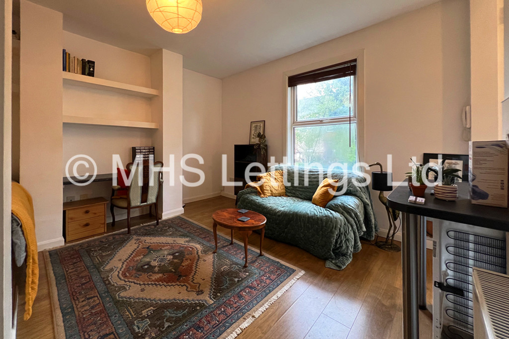 Photo of 1 Bedroom Bedsit in Studio 3, 2 Midland Road, Leeds, LS6 1BQ