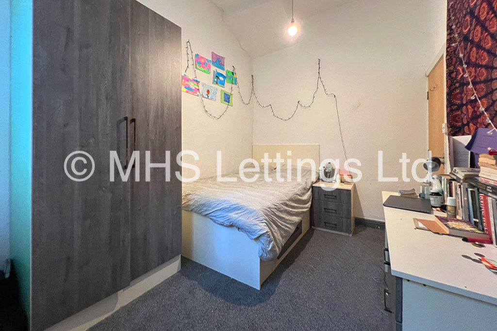 Photo of 2 Bedroom Flat in 43b Regent Park Terrace, Leeds, LS6 2AX