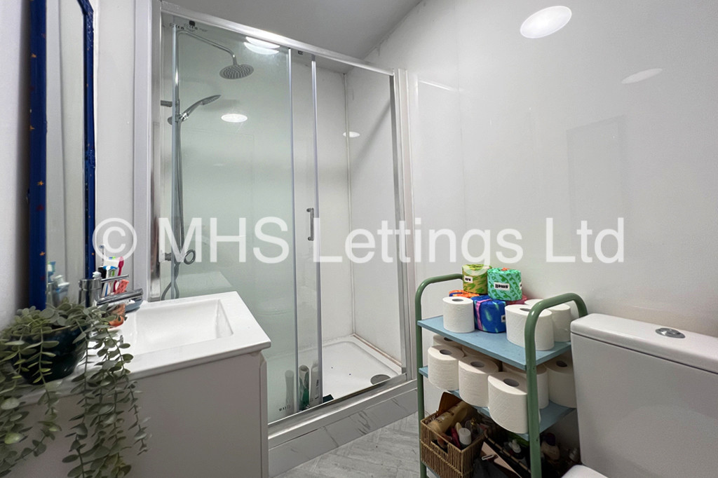 Photo of 2 Bedroom Flat in 43b Regent Park Terrace, Leeds, LS6 2AX