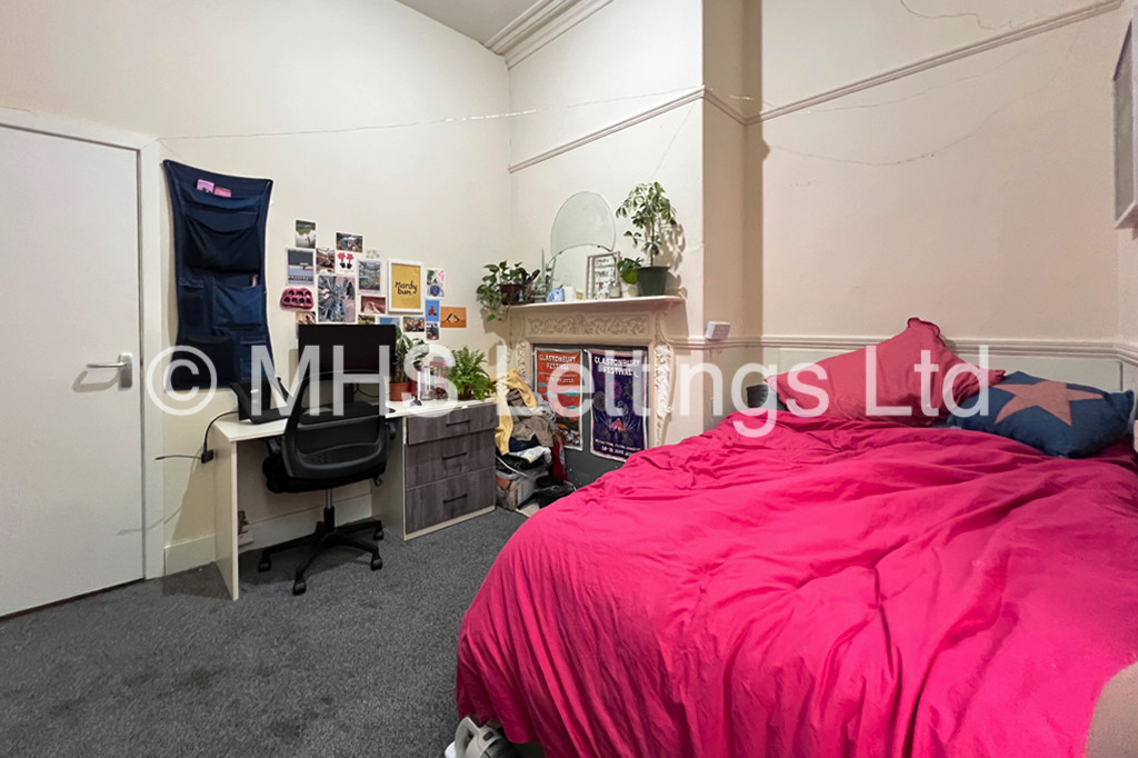 Photo of 2 Bedroom Flat in 43b Regent Park Terrace, Leeds, LS6 2AX