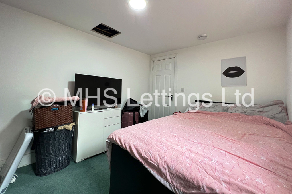 Photo of 1 Bedroom Flat in Basement Flat, 2 Grosvenor Road, Leeds, LS6 2DZ