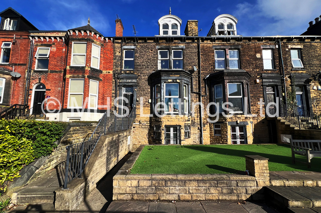 Photo of 2 Bedroom Flat in Flat 3, 17 Regent Park Terrace, Leeds, LS6 2AX