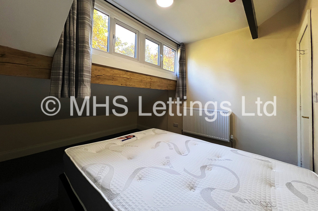 Photo of 2 Bedroom Flat in Flat 3, 17 Regent Park Terrace, Leeds, LS6 2AX