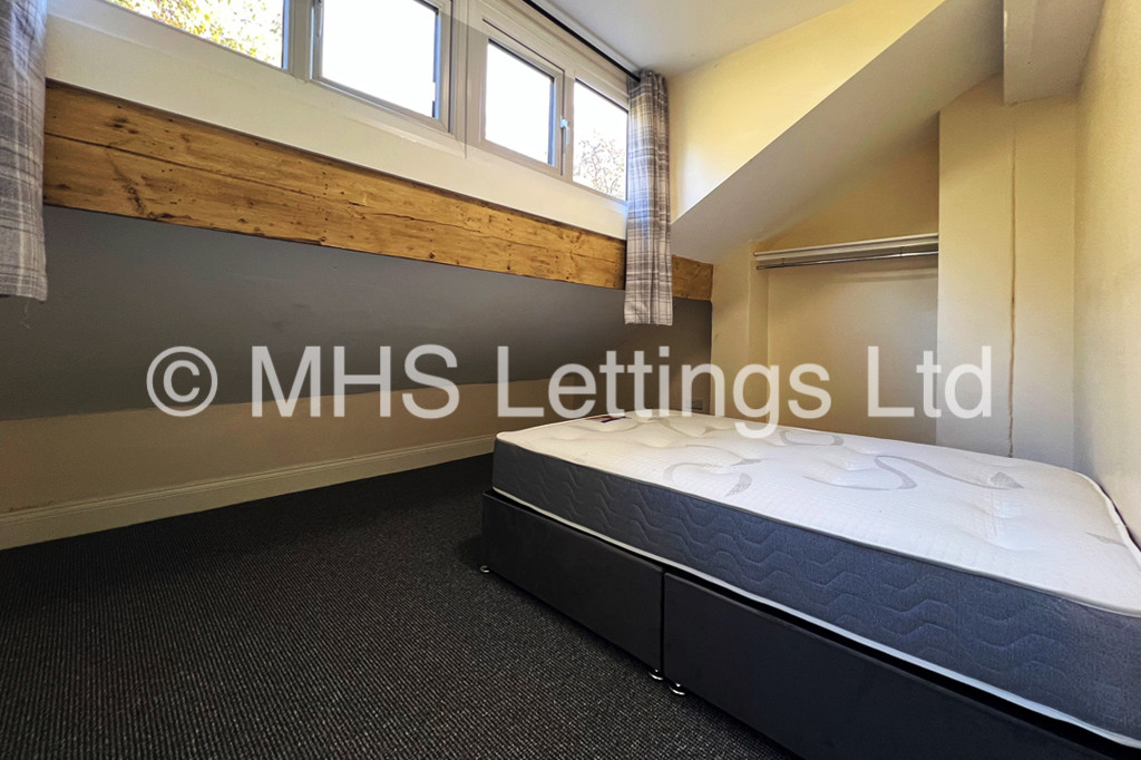Photo of 2 Bedroom Flat in Flat 3, 17 Regent Park Terrace, Leeds, LS6 2AX