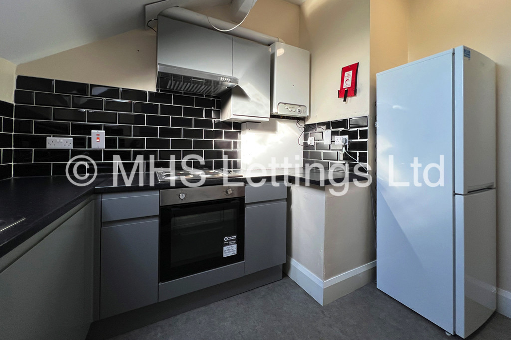 Photo of 2 Bedroom Flat in Flat 3, 17 Regent Park Terrace, Leeds, LS6 2AX
