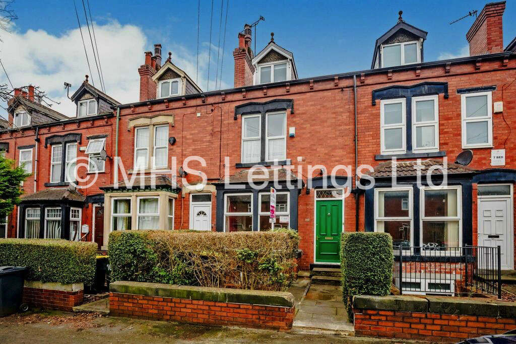 Photo of 6 Bedroom Mid Terraced House in 160 Ash Road, Leeds, LS6 3HD
