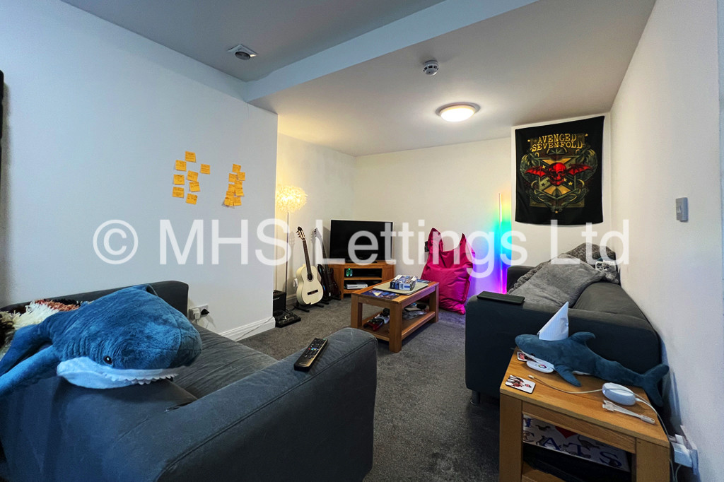 Photo of 2 Bedroom Penthouse in Flat 3, 239 Hyde Park Road, Leeds, LS6 1AG