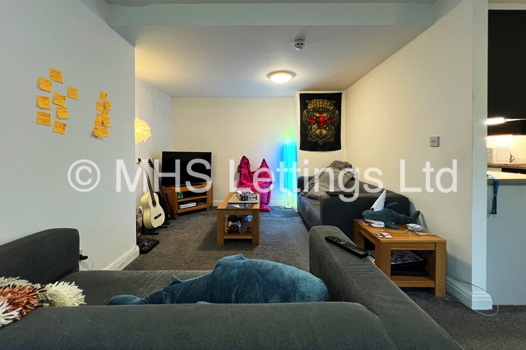 Photo of 2 Bedroom Penthouse in Flat 3, 239 Hyde Park Road, Leeds, LS6 1AG