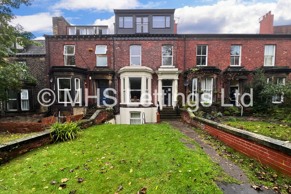 Photo of 2 Bedroom Penthouse in Flat 3, 239 Hyde Park Road, Leeds, LS6 1AG