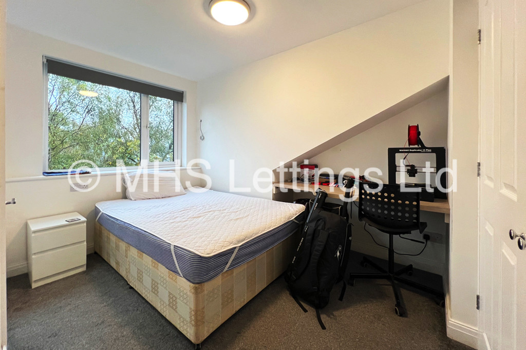Photo of 2 Bedroom Penthouse in Flat 3, 239 Hyde Park Road, Leeds, LS6 1AG