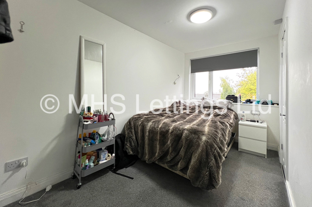 Photo of 2 Bedroom Penthouse in Flat 3, 239 Hyde Park Road, Leeds, LS6 1AG