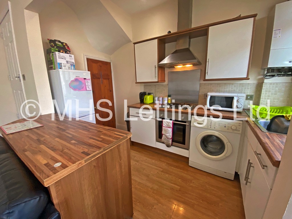 Photo of 3 Bedroom Mid Terraced House in 5 Stanmore View, Leeds, LS4 2RW