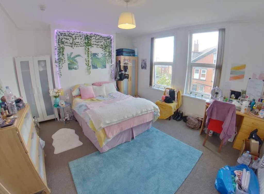 76 Queens Road, Leeds, LS6 1HU