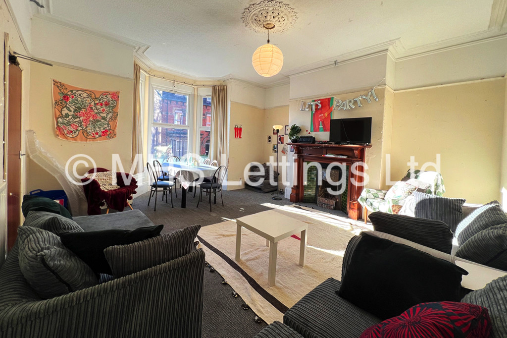 37 Regent Park Terrace, Leeds, LS6 2AX