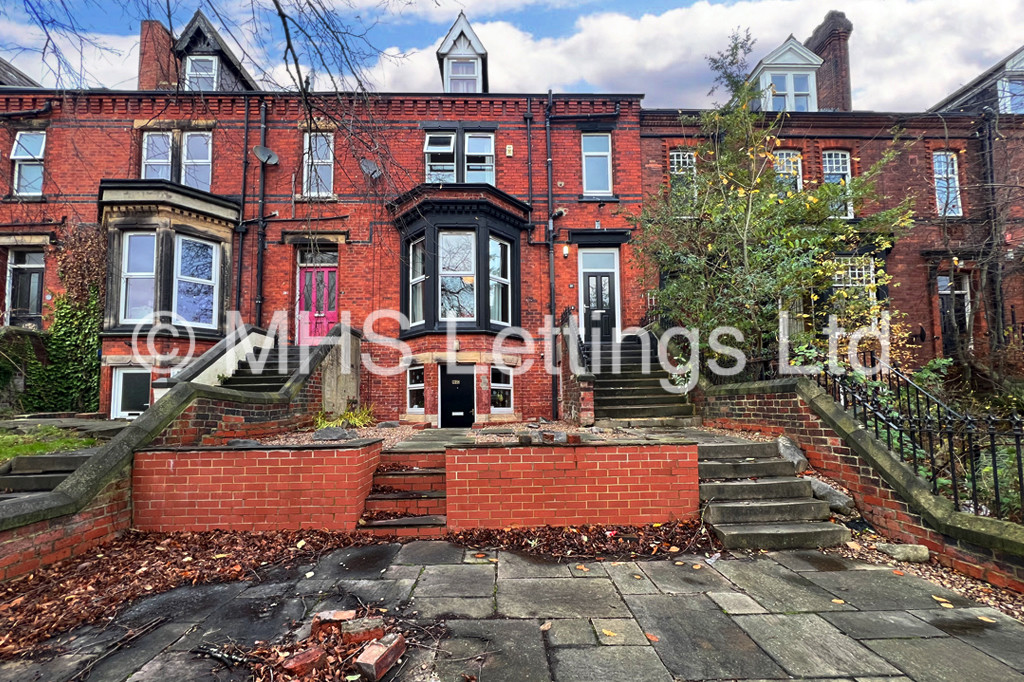 Photo of 7 Bedroom Mid Terraced House in 29 Regent Park Terrace, Leeds, LS6 2AX