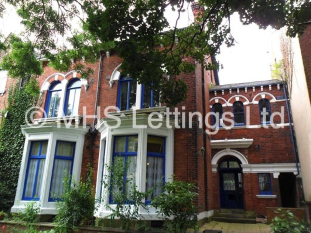 Photo of 2 Bedroom Ground Floor Flat in Flat 1, 2 St John's Terrace, Leeds, LS3 1DY