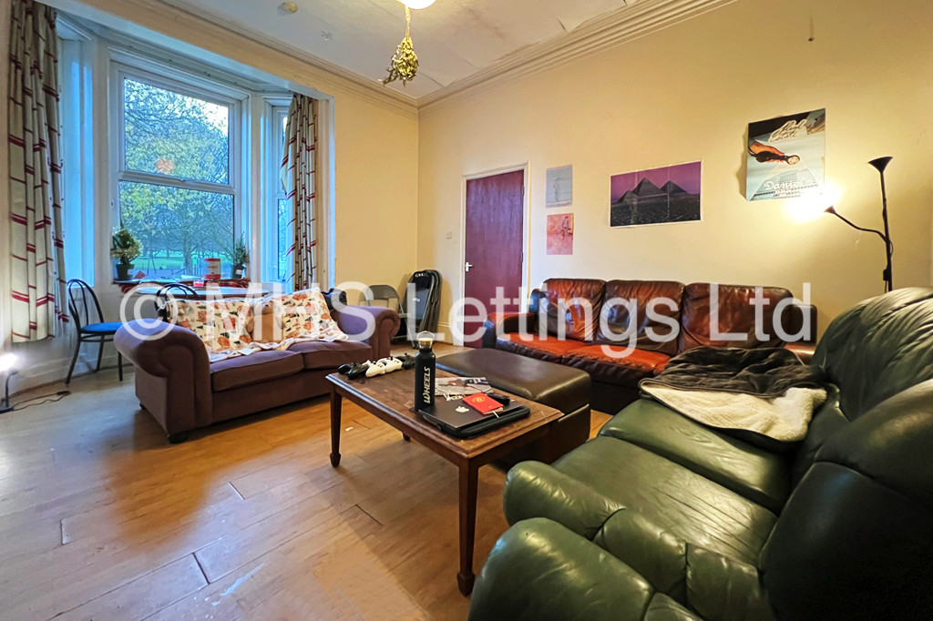 Photo of 7 Bedroom Mid Terraced House in 249 Hyde Park Road, Leeds, LS6 1AG