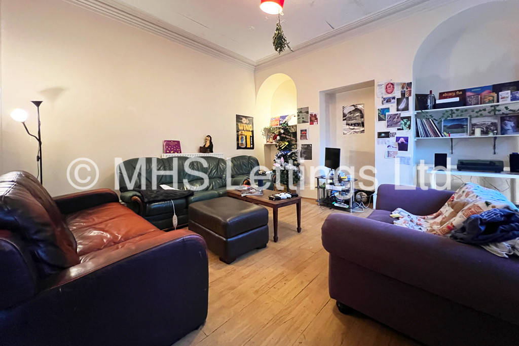 Photo of 7 Bedroom Mid Terraced House in 249 Hyde Park Road, Leeds, LS6 1AG