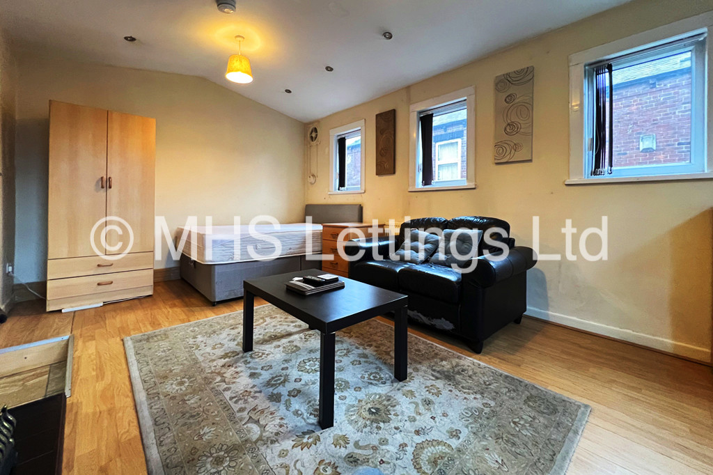 Photo of 1 Bedroom Flat in 55a Burley Lodge Road, Leeds, LS6 1QP