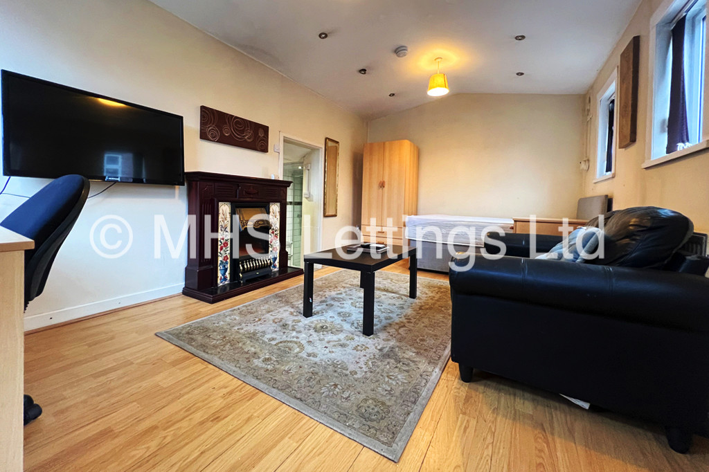 Photo of 1 Bedroom Flat in 55a Burley Lodge Road, Leeds, LS6 1QP
