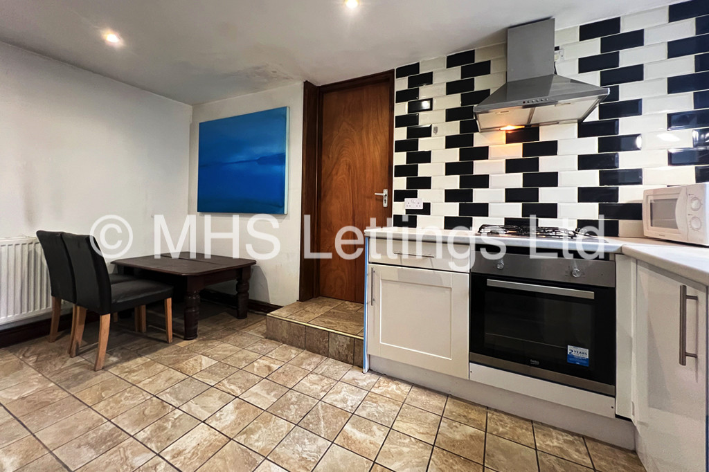 Photo of 1 Bedroom Flat in 55a Burley Lodge Road, Leeds, LS6 1QP