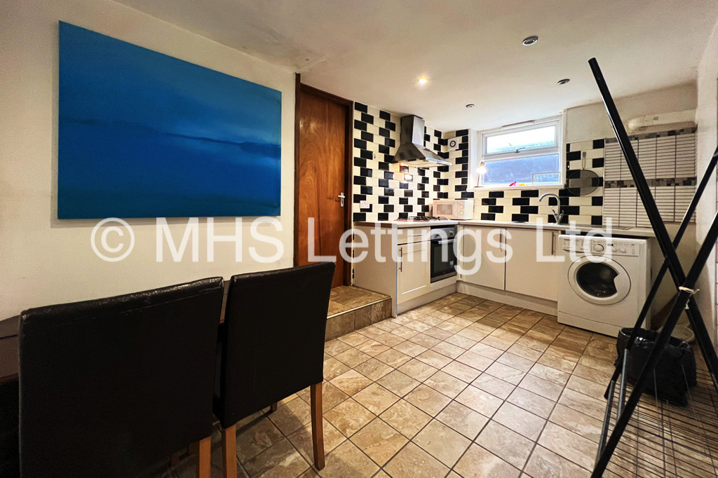 Photo of 1 Bedroom Flat in 55a Burley Lodge Road, Leeds, LS6 1QP