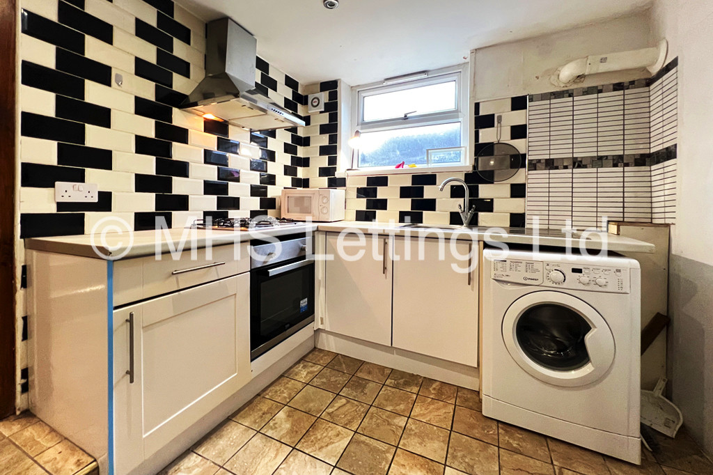 Photo of 1 Bedroom Flat in 55a Burley Lodge Road, Leeds, LS6 1QP