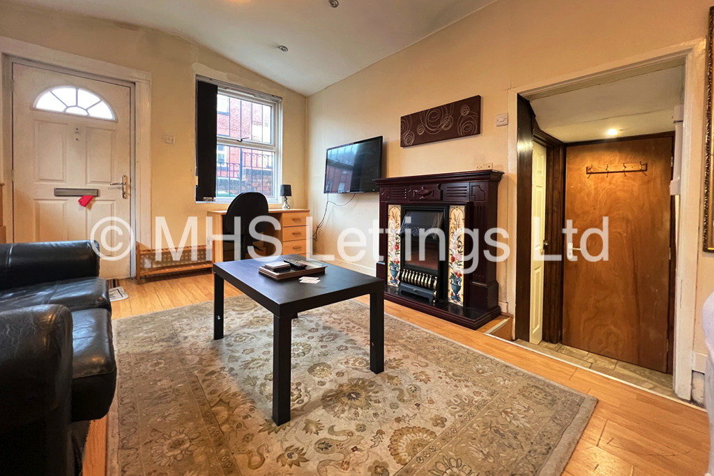 Photo of 1 Bedroom Flat in 55a Burley Lodge Road, Leeds, LS6 1QP
