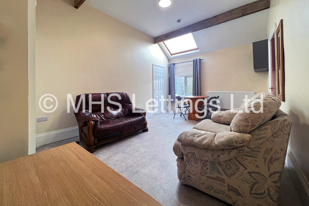 Photo of 1 Bedroom Flat in Flat 9, 3 Moorland Road, Leeds, LS6 1AL
