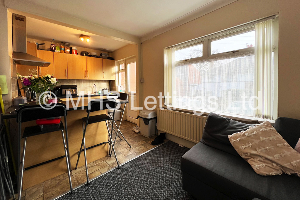 Photo of 3 Bedroom Mid Terraced House in 34 Mayville Avenue, Leeds, LS6 1NQ
