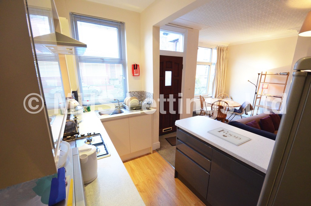 Photo of 3 Bedroom Mid Terraced House in 4 Graham Grove, Leeds, LS4 2NF