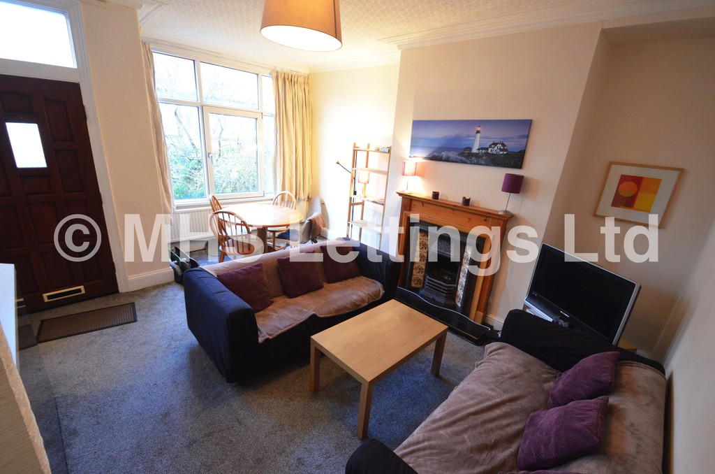 Photo of 3 Bedroom Mid Terraced House in 4 Graham Grove, Leeds, LS4 2NF