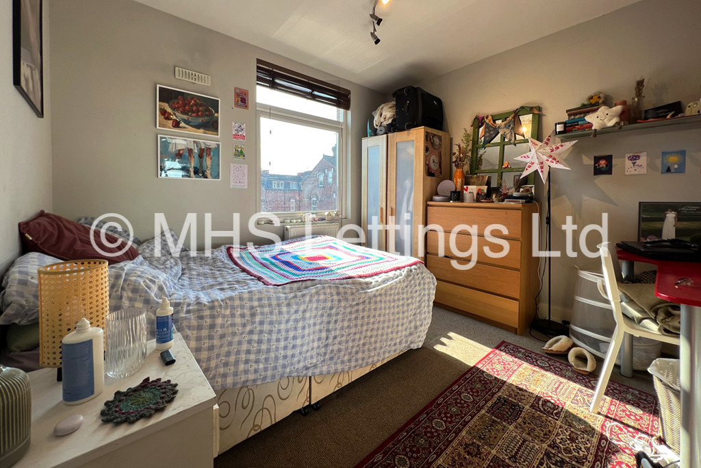 Photo of 4 Bedroom End Terraced House in 21 Granby Terrace, Leeds, LS6 3BB