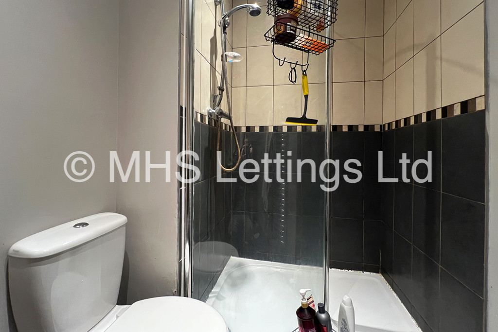 Photo of 4 Bedroom End Terraced House in 21 Granby Terrace, Leeds, LS6 3BB