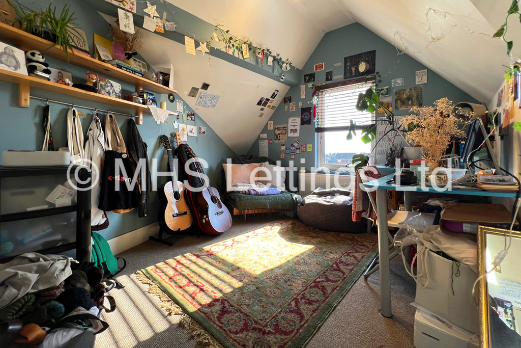 Photo of 4 Bedroom End Terraced House in 21 Granby Terrace, Leeds, LS6 3BB
