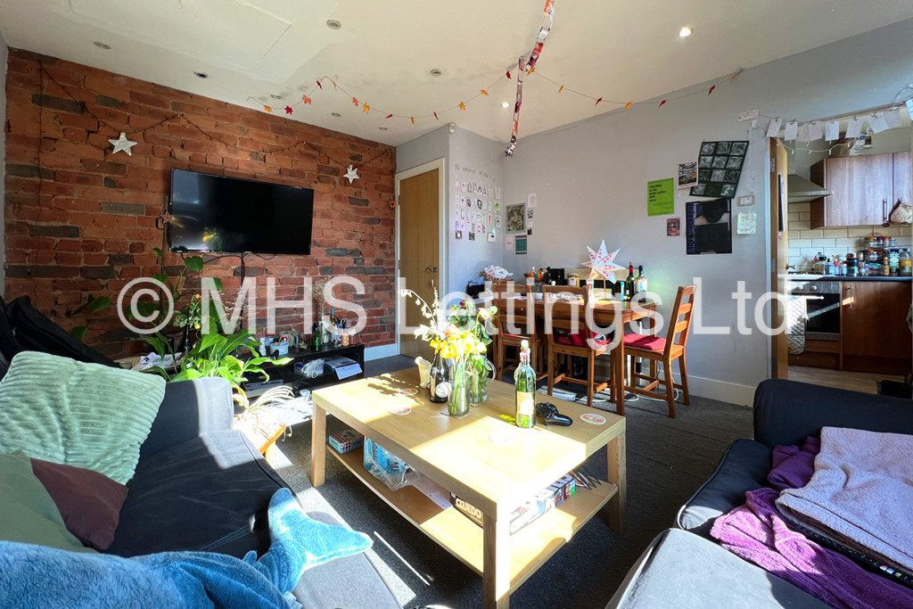 Photo of 4 Bedroom End Terraced House in 21 Granby Terrace, Leeds, LS6 3BB