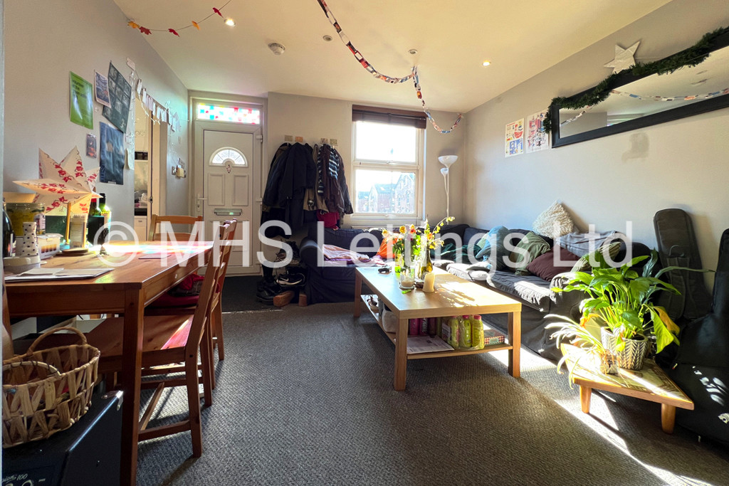 Photo of 4 Bedroom End Terraced House in 21 Granby Terrace, Leeds, LS6 3BB