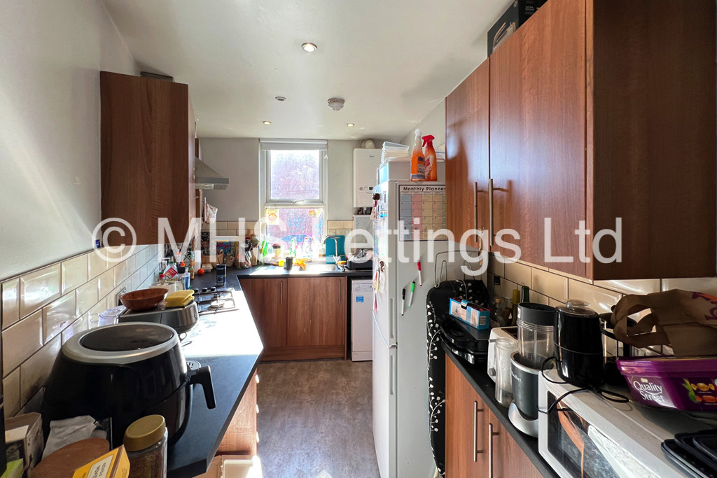 Photo of 4 Bedroom End Terraced House in 21 Granby Terrace, Leeds, LS6 3BB