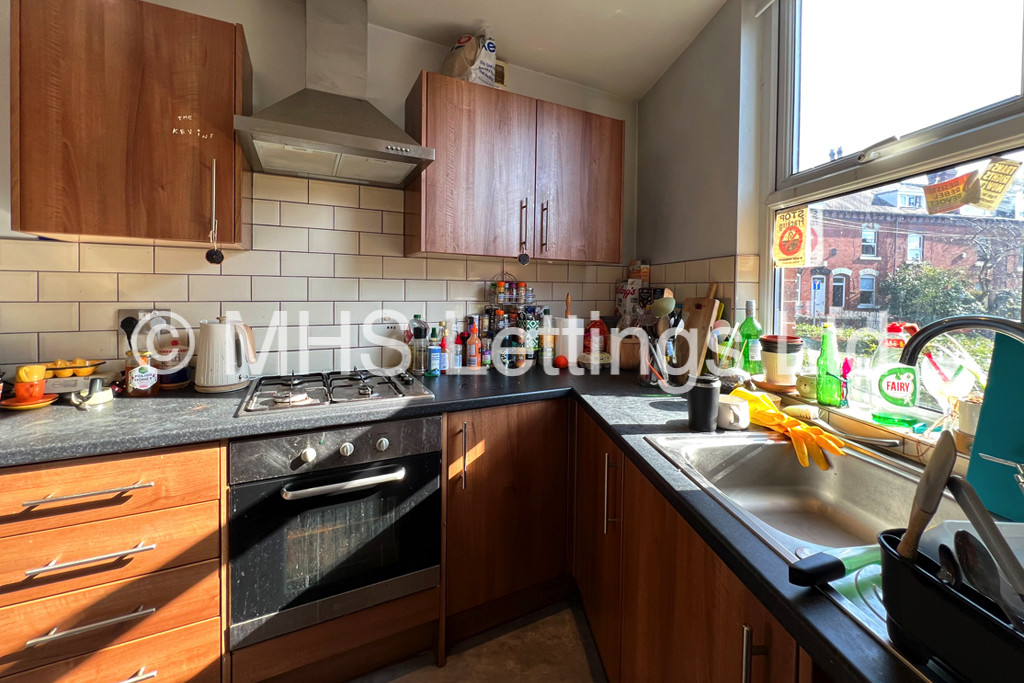 Photo of 4 Bedroom End Terraced House in 21 Granby Terrace, Leeds, LS6 3BB