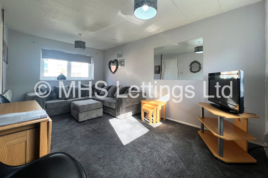 Photo of 1 Bedroom Flat in 27 Holborn Green, Leeds, LS6 2RE