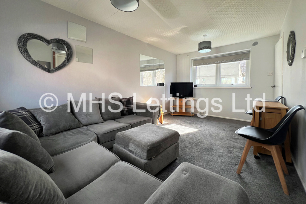 Photo of 1 Bedroom Flat in 27 Holborn Green, Leeds, LS6 2RE