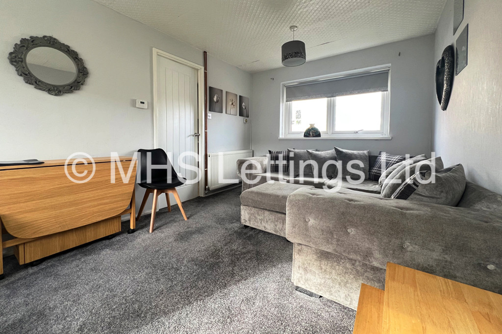 Photo of 1 Bedroom Flat in 27 Holborn Green, Leeds, LS6 2RE