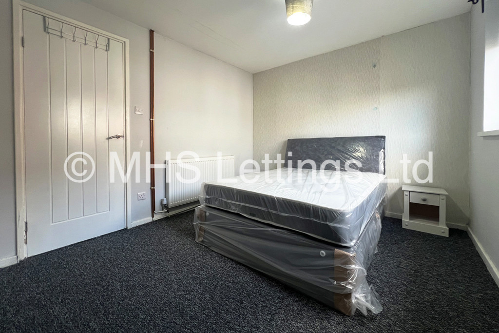 Photo of 1 Bedroom Flat in 27 Holborn Green, Leeds, LS6 2RE