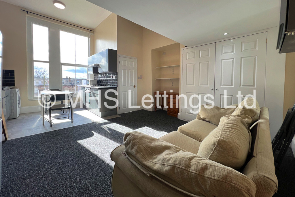 Photo of 1 Bedroom Apartment in Flat 1, 3 Moorland Road, LS6 1AL