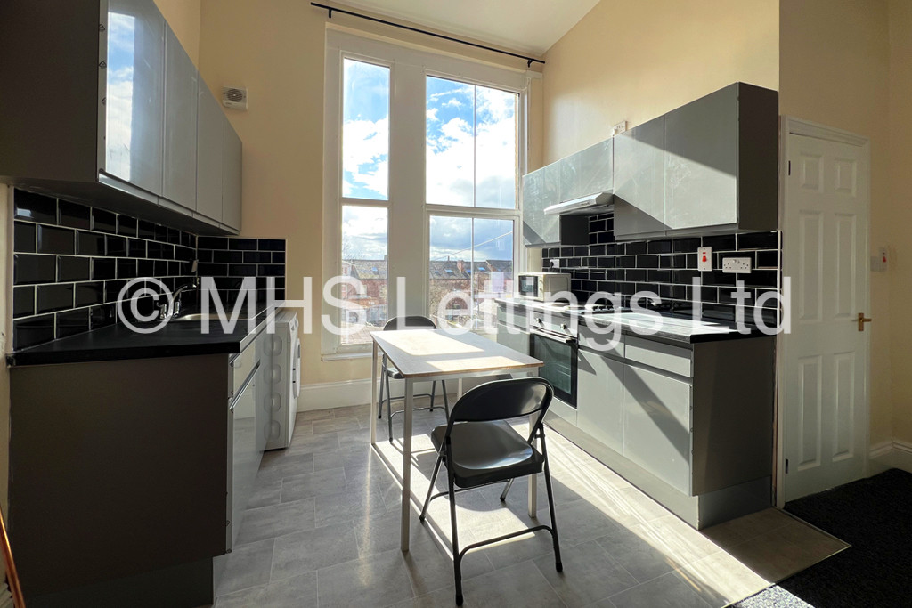 Photo of 1 Bedroom Apartment in Flat 1, 3 Moorland Road, LS6 1AL
