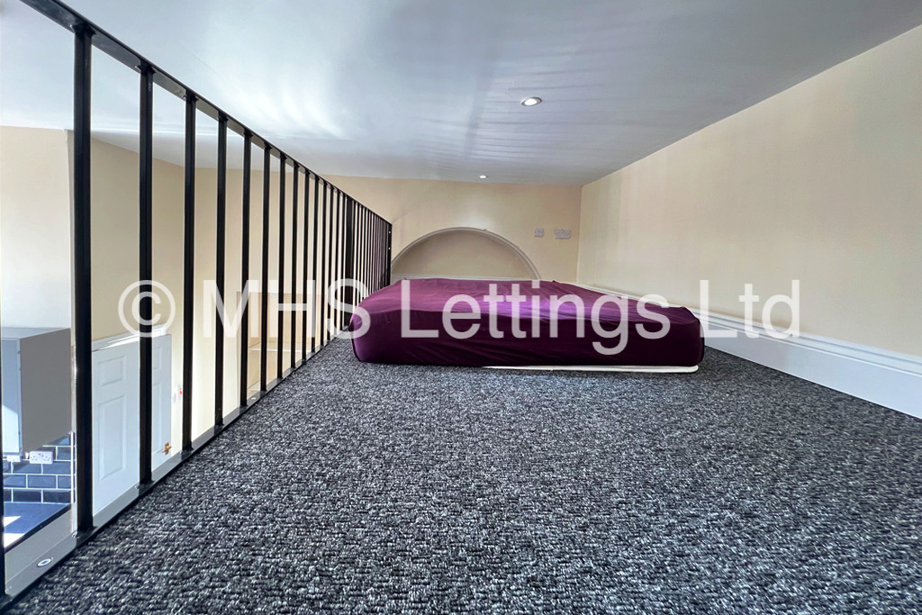 Photo of 1 Bedroom Apartment in Flat 1, 3 Moorland Road, LS6 1AL