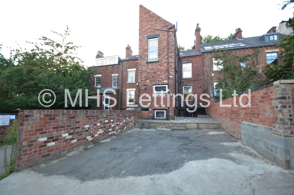 Photo of 1 Bedroom Shared House in Room 10, 16 Hanover Square, Leeds, LS3 1AP