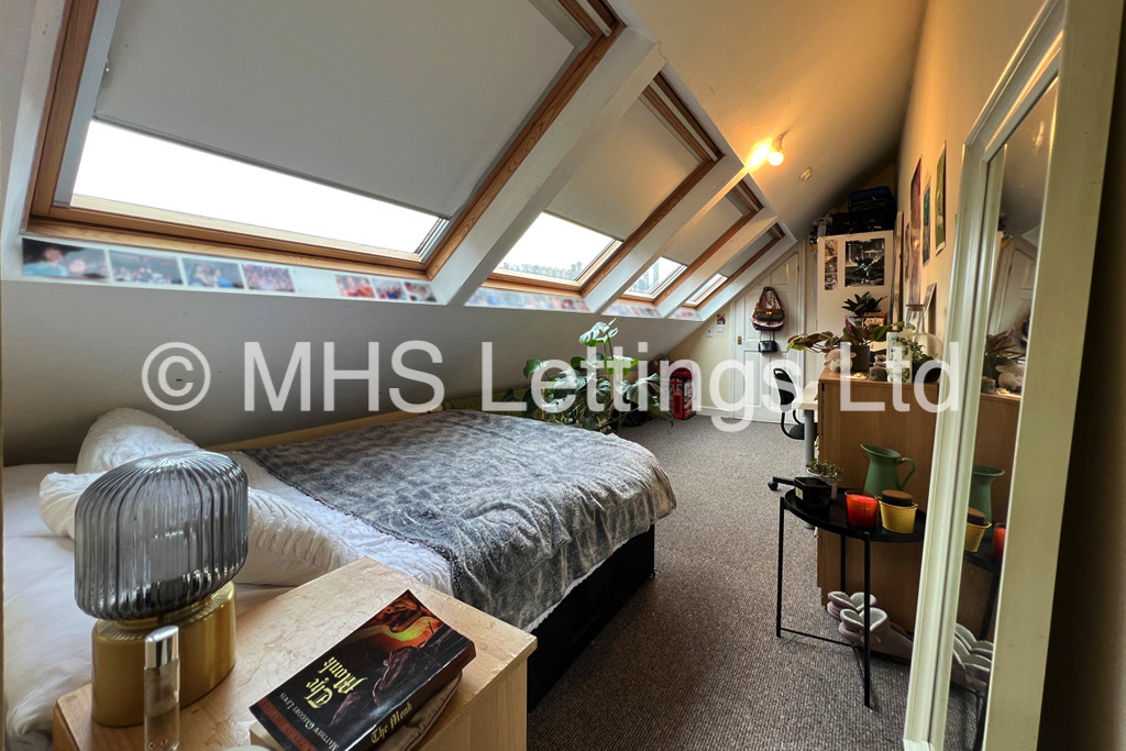 Photo of 1 Bedroom Shared House in Room 10, 16 Hanover Square, Leeds, LS3 1AP